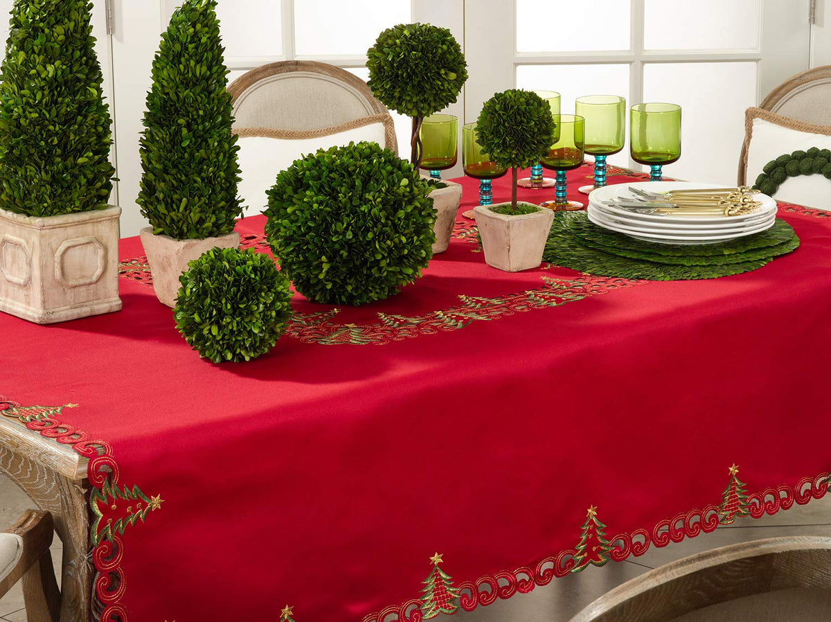 Fennco Styles Pandoro Christmas Tree Table Linen