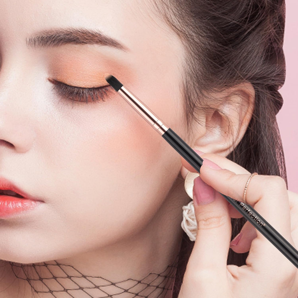 16-Piece Makeup Brush Set with Eyebrow Razor