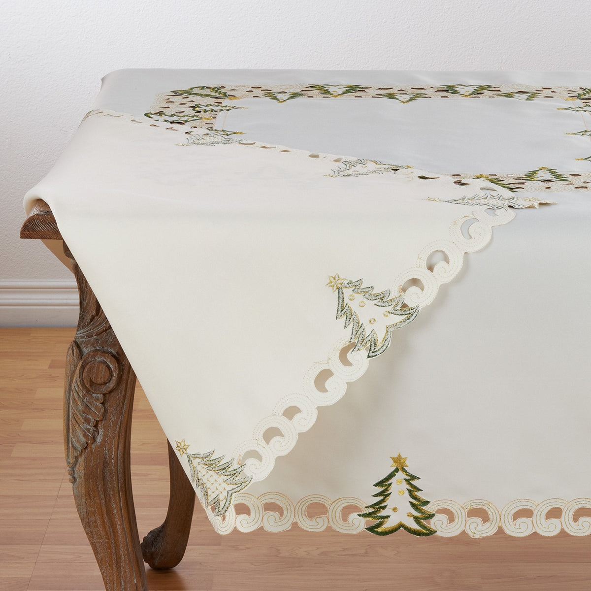 Fennco Styles Pandoro Christmas Tree Table Linen
