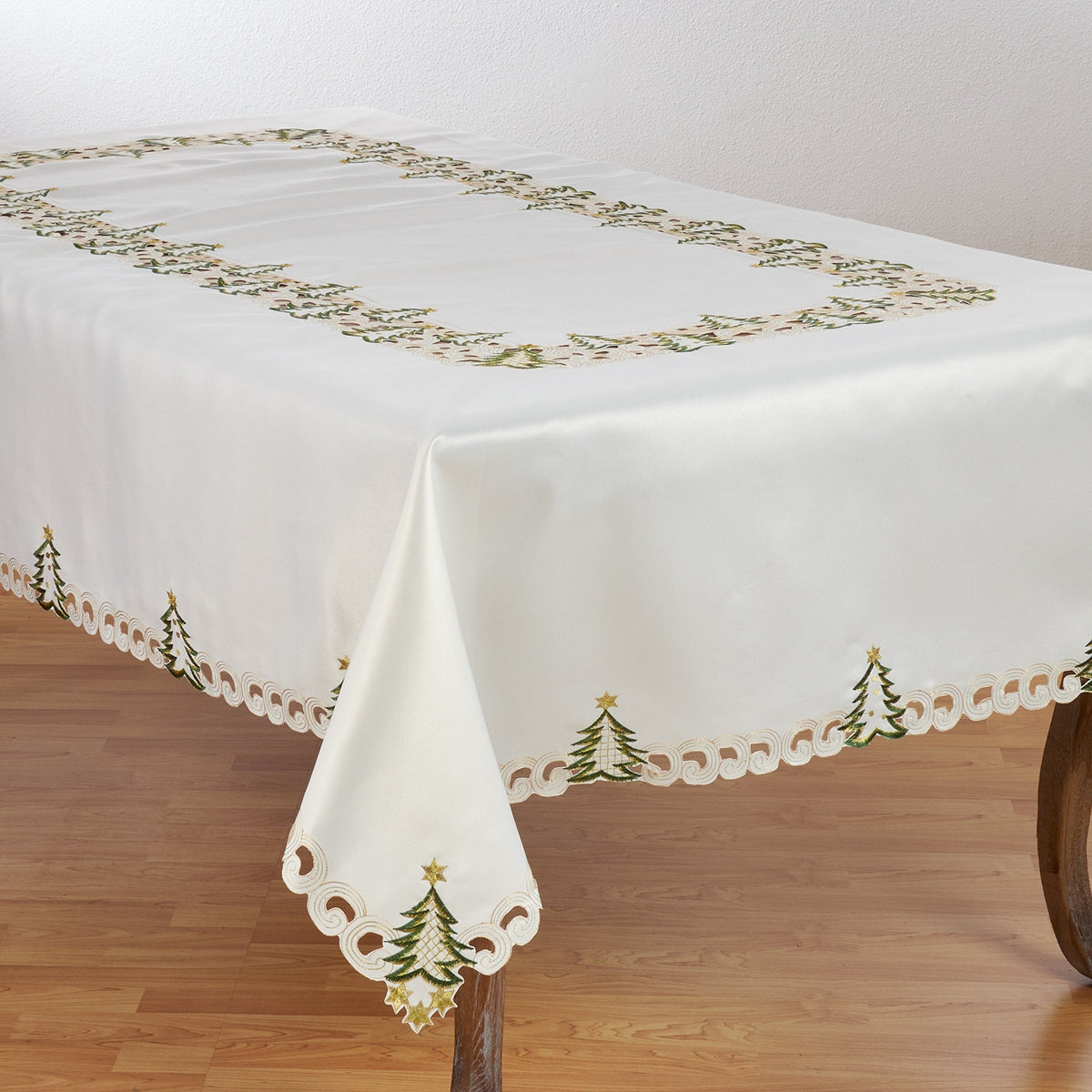 Fennco Styles Pandoro Christmas Tree Table Linen