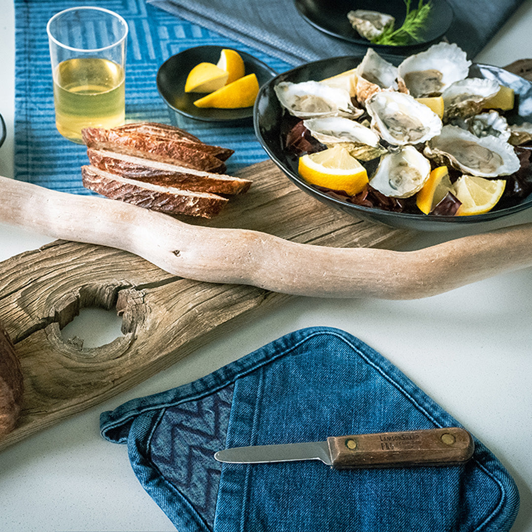 BUNDLE - STANDARD HERRINGBONE OVEN MITT, PAN HANDLE HOLDER AND HERRINGBONE TRIVET/POT HOLDER