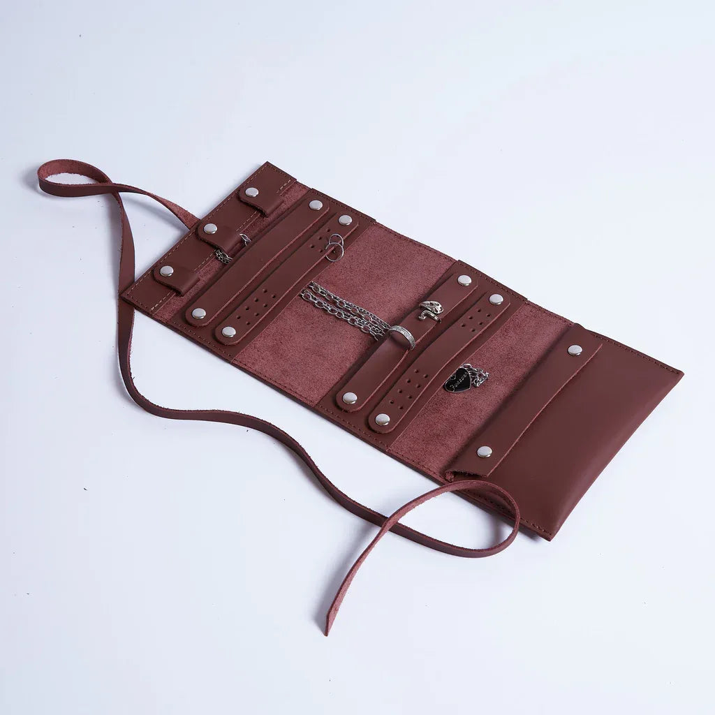 Beauty Weekend jewelry organizer