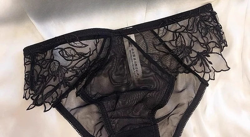 French Embroidery Lace Bralette Wireless Triangle Cup Bra for Women Elegant Underwear Set Thin Straps Small Chest Cover MOYISU