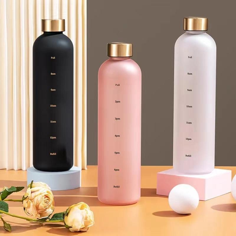 Portable Space Cup Sports Water Bottle Fruit Lemon Juice Drinking Bottle Outdoor travel camping plastic cup beverage utensils Motivational Water Bottle with Time Marker to Drink Reusable Plastic Bottle with BPA Free for Gym and Sports